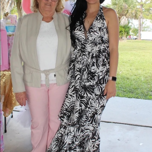 Seaside Resort Halter Maxi Dress - Picture 14 of 16